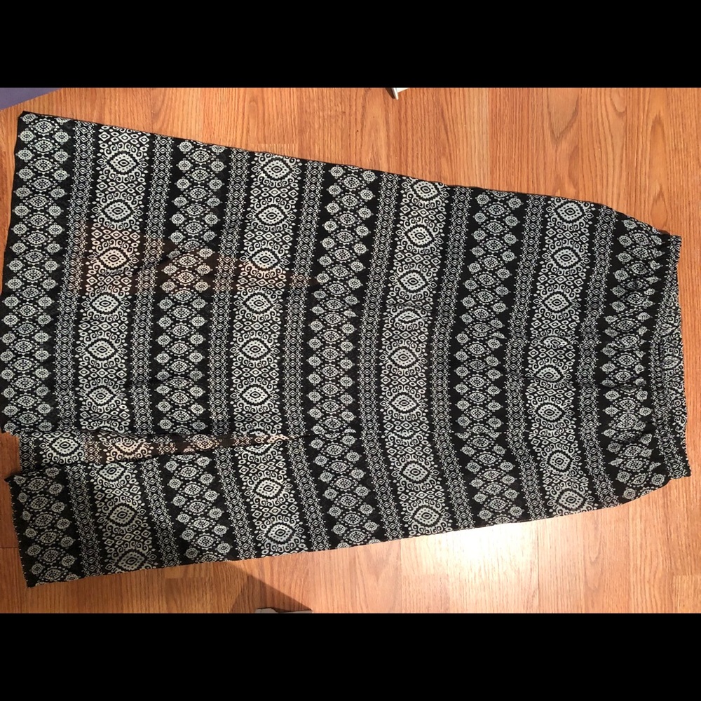Never worn!! Lightweight maxi skirt